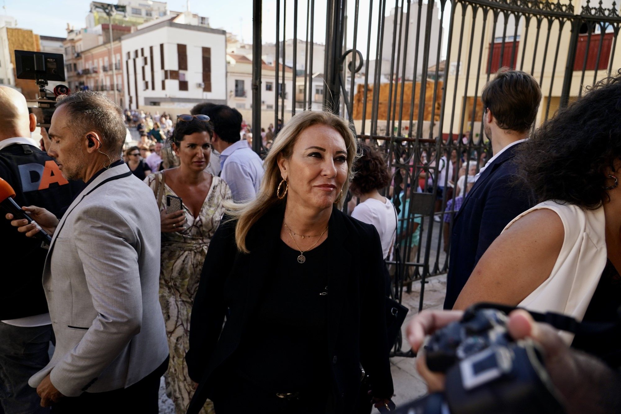 Multitudinario último adiós a María Teresa Campos en Málaga