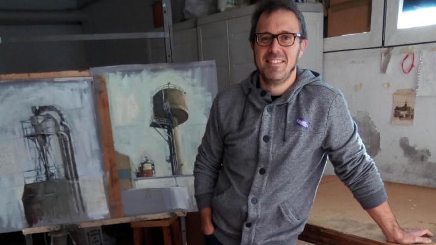 El artista Wenceslao Robles en su estudio.