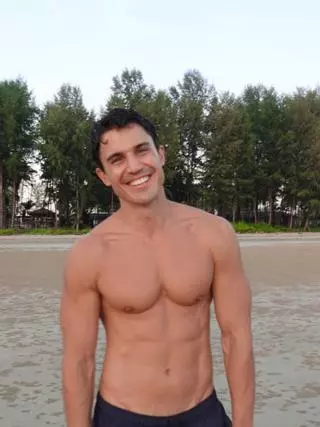 VíDEO | La rutina de activación de Álex García: fácil, sin gimnasio ni equipación