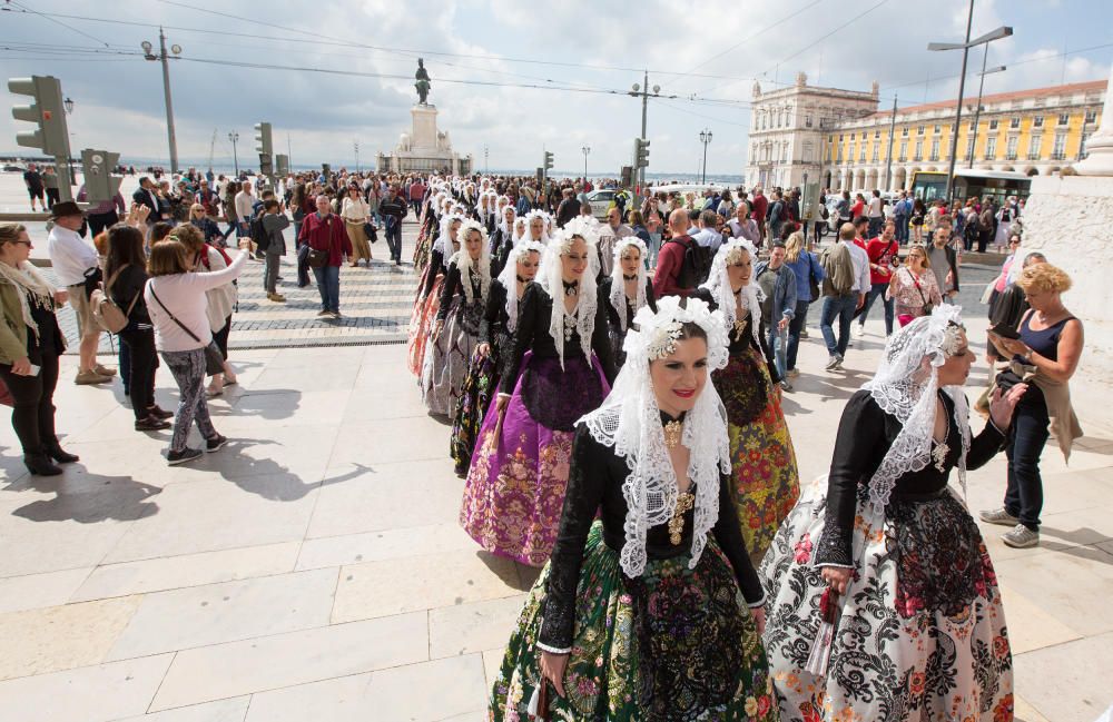 Las Hogueras conquistan el corazón de Lisboa