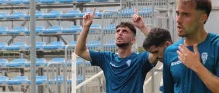 El Córdoba CF B da el primer golpe ante el Ciudad de Lucena en el 'play off'