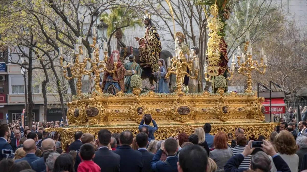 Semana Santa de Sevilla 2024: Fechas, festivos y cuándo comienzan las procesiones 50586a26-d263-422d-9b49-a0a420bbb833_16-9-discover-aspect-ratio_default_0