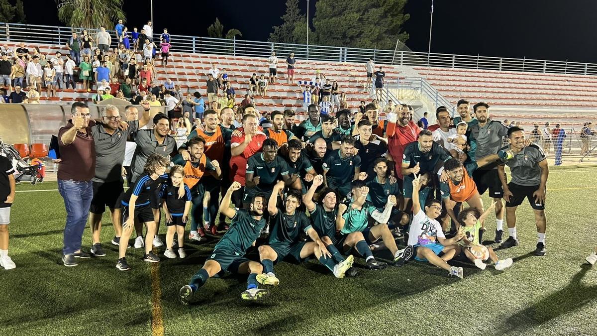 Los jugadores del Lorca Deportiva celebran su triunfo en la final de la Copa Federación regional