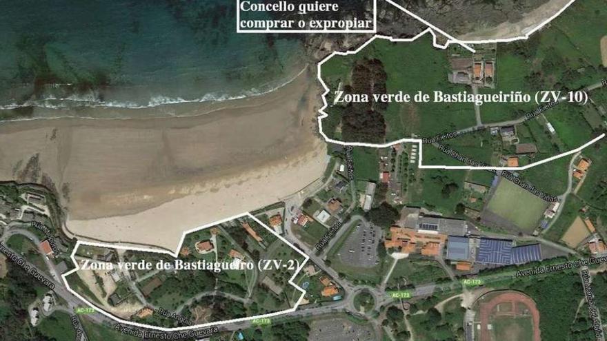 Ubicación de las dos zonas verdes que prevé el PXOM de Oleiros alrededor de la playa de Bastiagueiro.