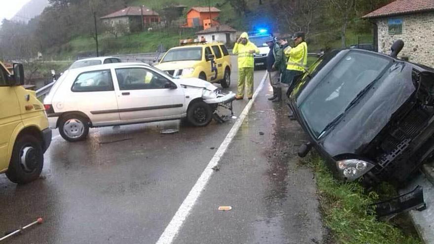 El accidente de ayer en la N-634, en Cangas de Onís.
