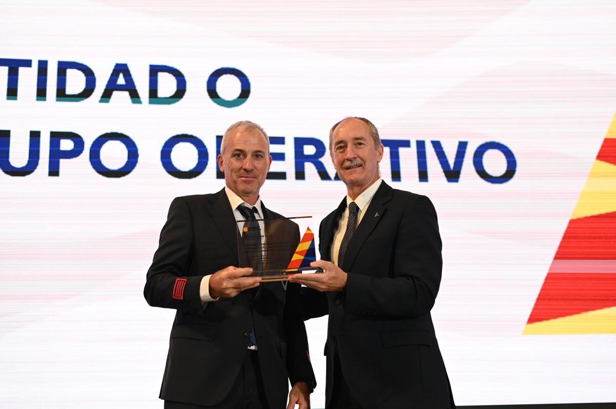 Entrega de las Placas al Mérito Civil.