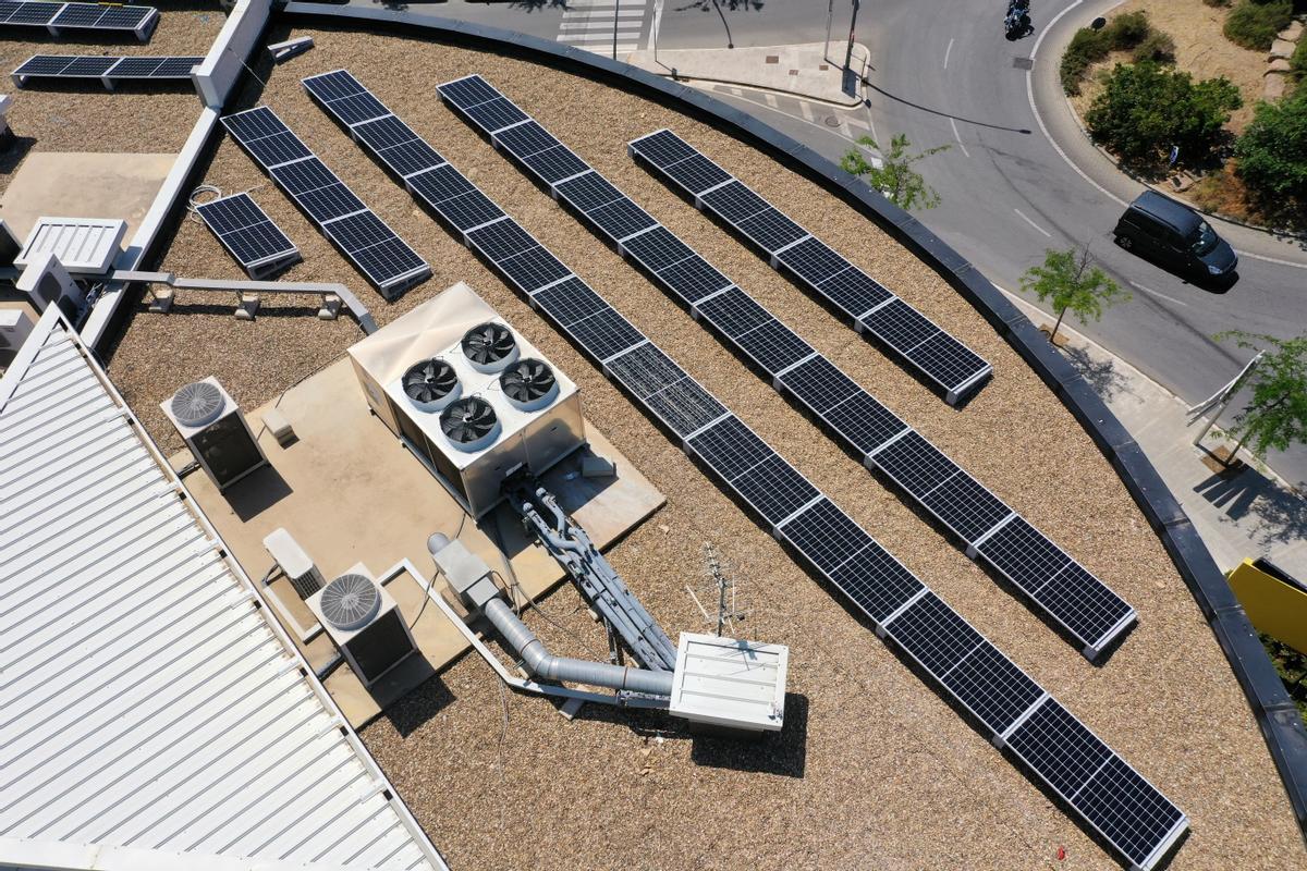 De momento se han instalado placas solares en cuatro instalaciones: Terrassa, Tarragona, Badalona y Martorell