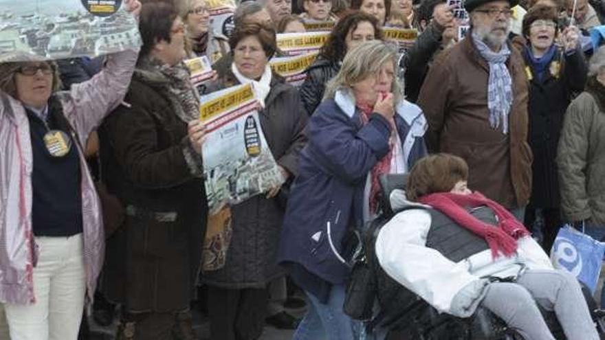 Cientos de discapacitados protestan en A Coruña contra los recortes