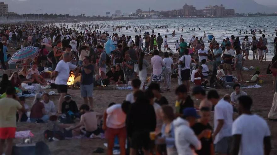 Hogueras en la noche de San Juan en las playas de Alboraya, El Puig y Puçol: dónde están permitidas