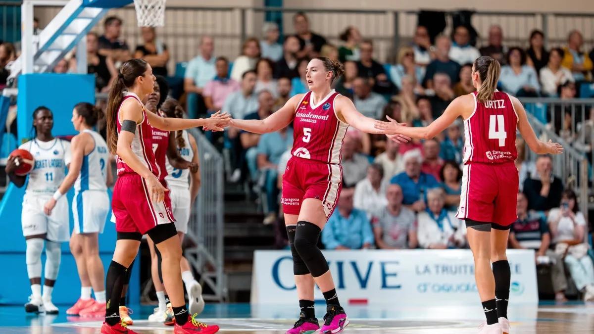 Pueyo, Hempe y Mariona celebran una acción durante el partido de este miércoles.