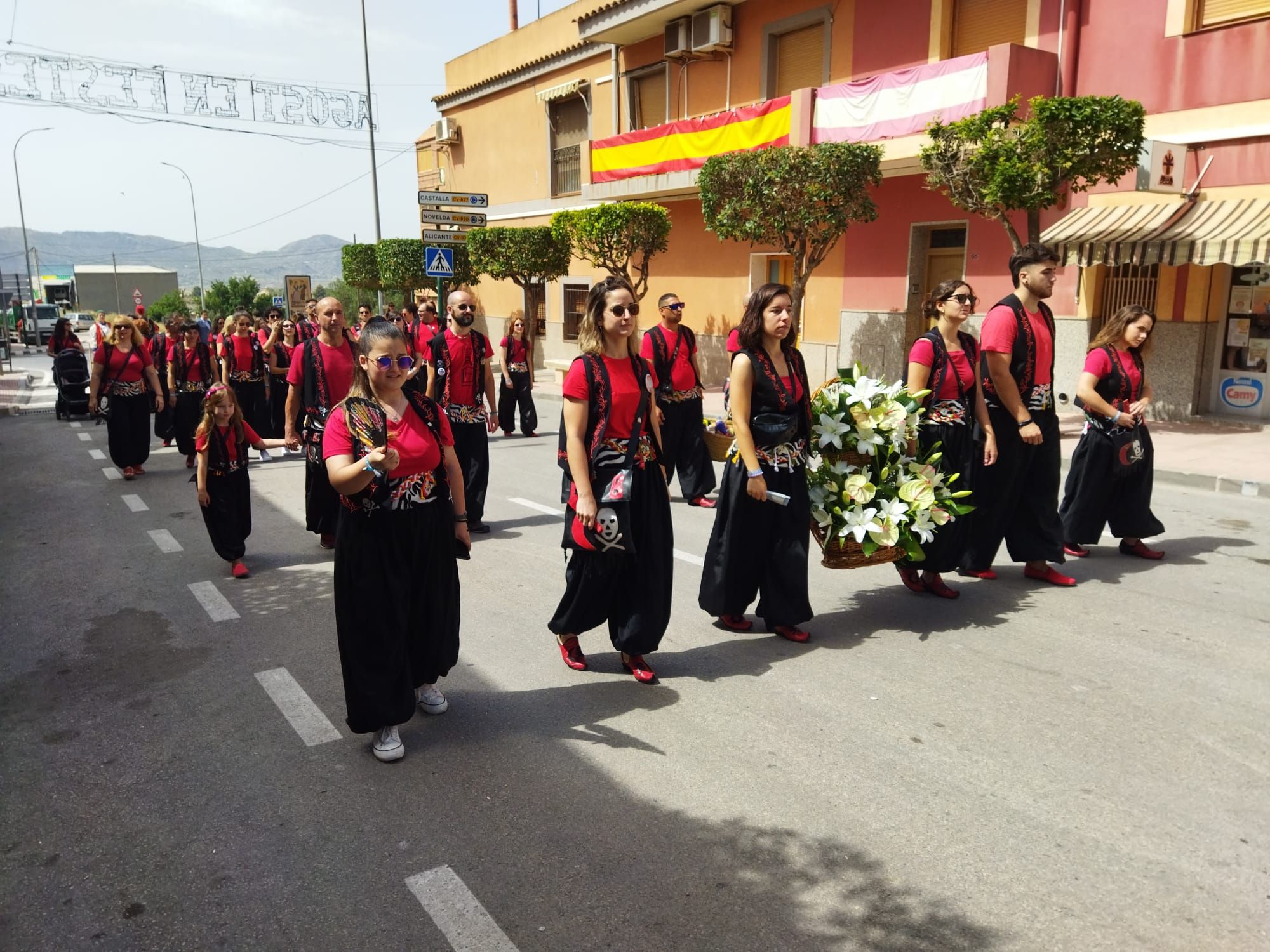 Agost rinde homenaje a su patrón Sant Pere