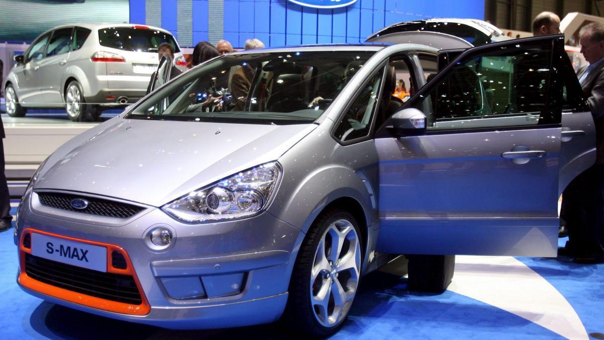 El monovolumen Ford S-Max en un salón del automóvil, en una imagen de archivo.