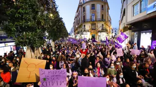 La marea violeta vuelve a las calles de Córdoba tras dos años de pandemia