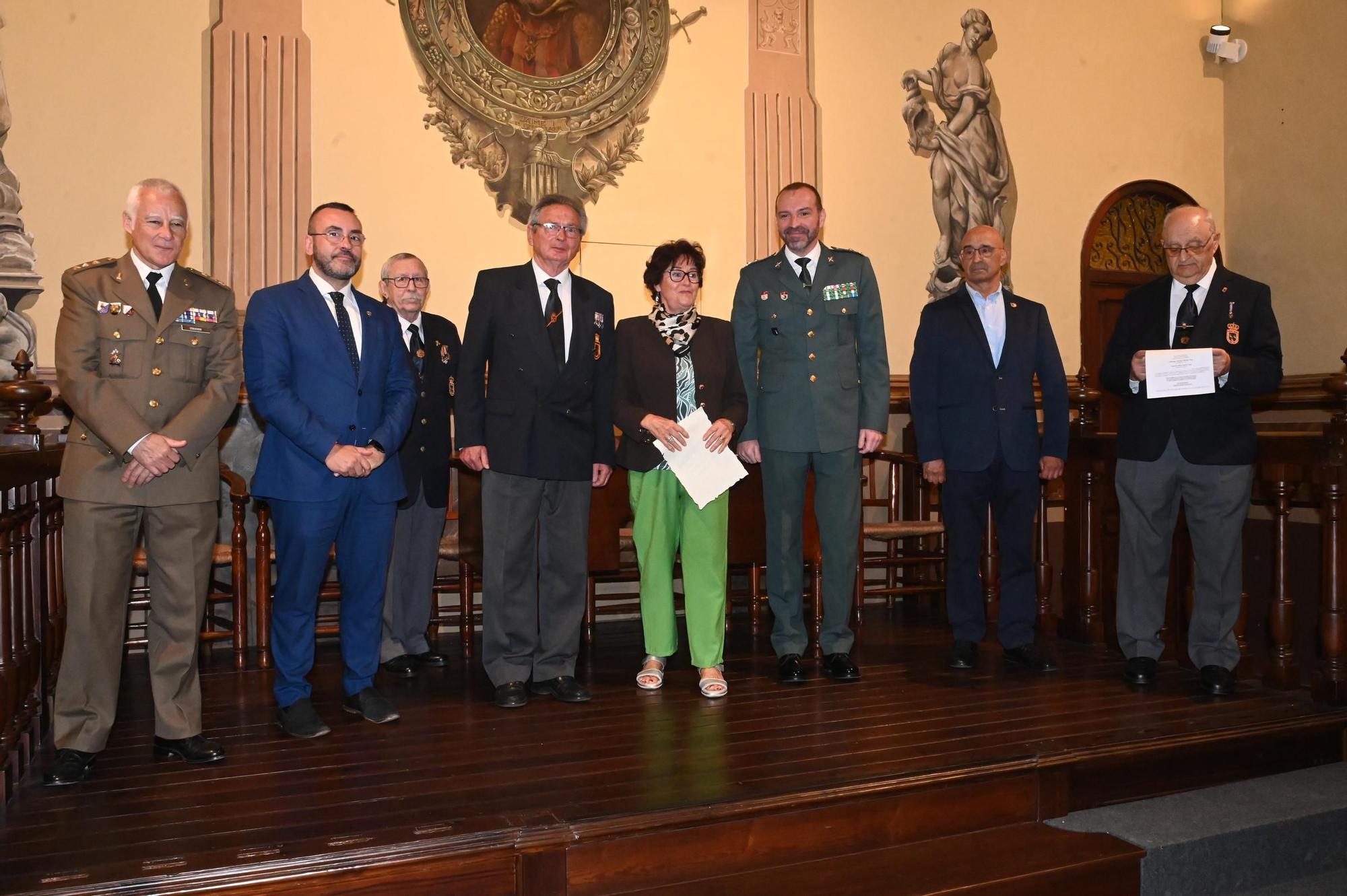 FOTOGALERÍA I La Real Hermandad de Veteranos de las Fuerzas Armadas y la Guardia Civil reconoce a voluntarios en Vila-real