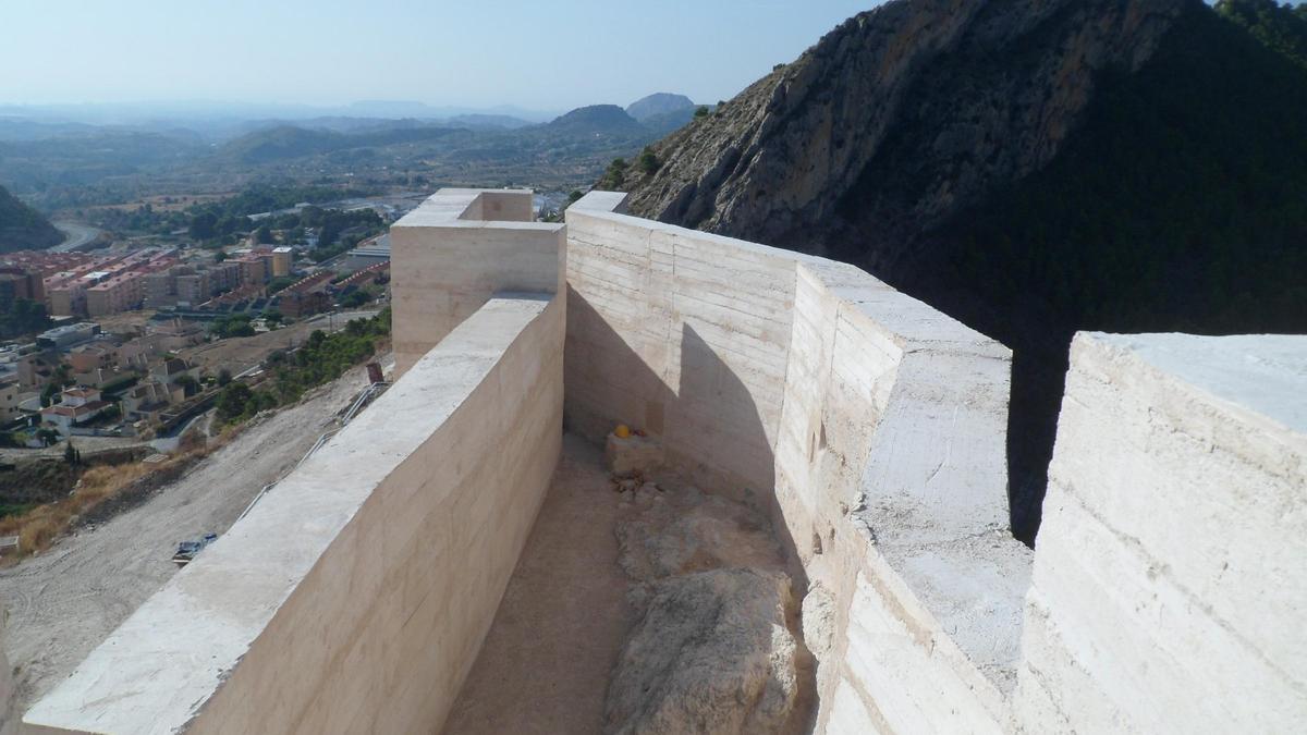 El Castillo de Xixona renace de sus ruinas