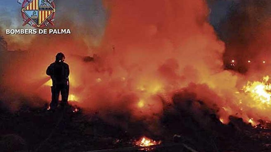 Incendio de basura en Son Banya