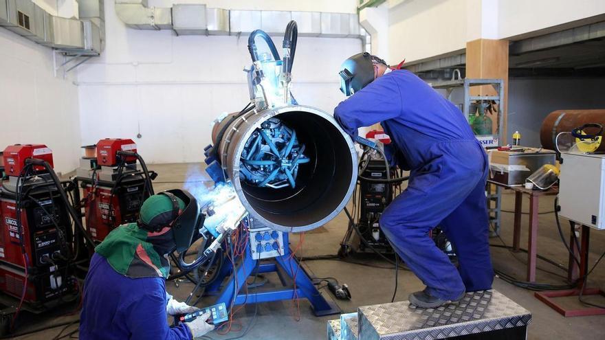 La dificultad para lograr la firma de «un convenio de referencia»: ultimátum empresarial, amenazas de huelga y el futuro de 30.000 trabajadores en el aire