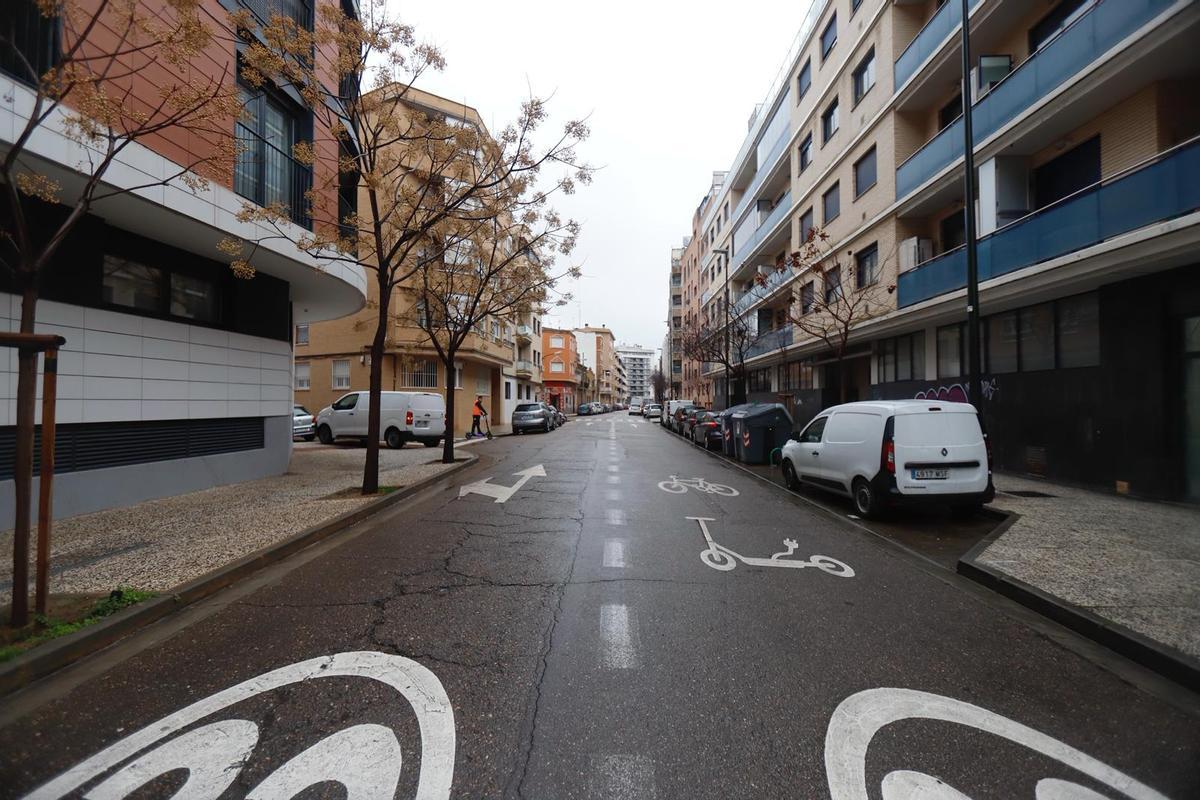 En la actualidad el Camino del Vado tiene dos carriles, que se dejará en un solo carril.
