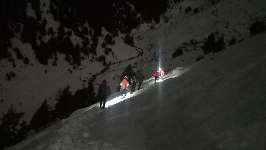 Localitzen dos joves que havien improvisat un iglú per passar la nit mentre intentaven arribar a Núria
