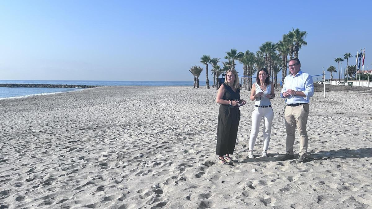 Otra foto de la visita a la playa de Almassora.