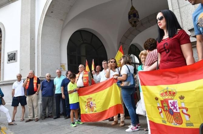 Concentraciones en Córdoba y en varios puntos de la provincia en defensa de España.