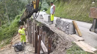 Las obras de reparación del acceso a la playa de Merón estarán listas en agosto