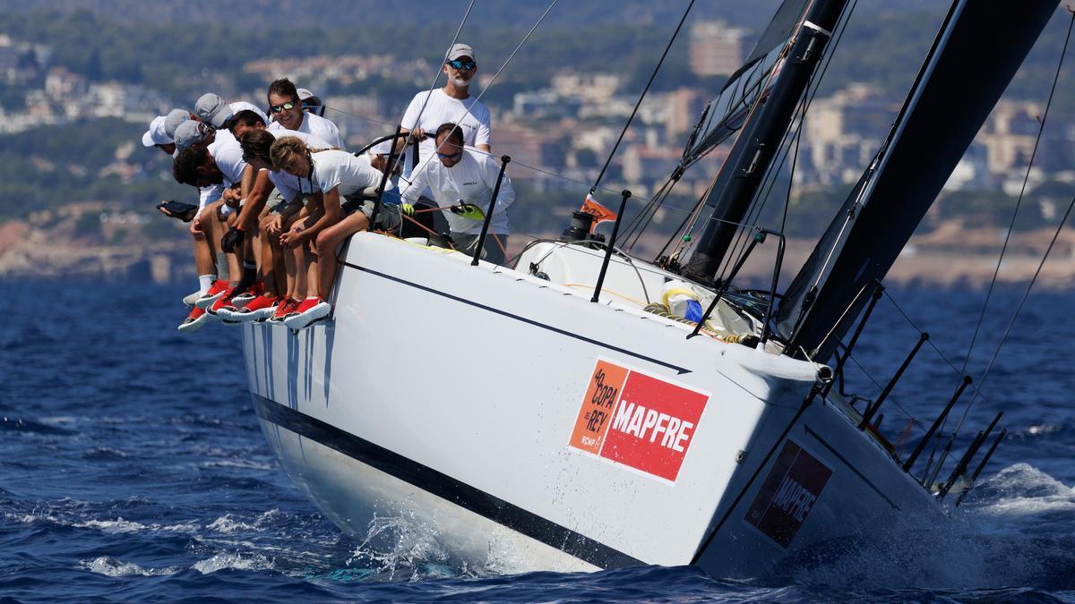 Felipe VI volvió a los mandos del Aifos 500