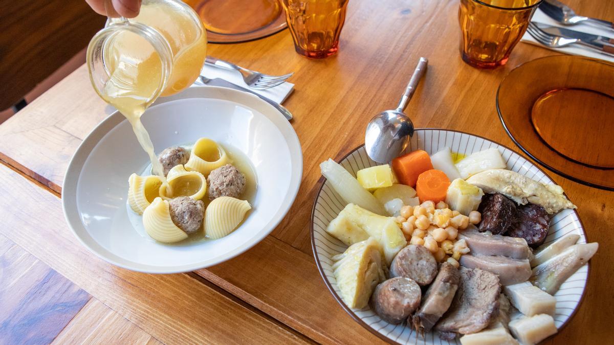 El servicio de 'escudella i carn d'olla' de la Bodega Rauxa.