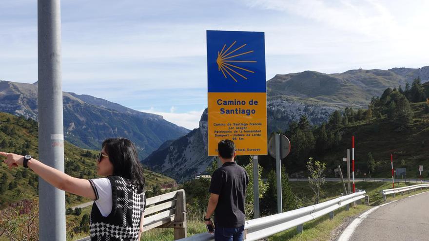 Un jacetano recorre en un día los 100 kilómetros del Camino de Santiago aragonés para promocionarlo