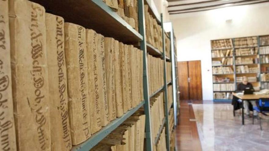 El Archivo Diocesano de Orihuela-Alicante conserva documentos desde 1280 y recibe varias peticiones semanales de personas que buscan a sus antepasados.
