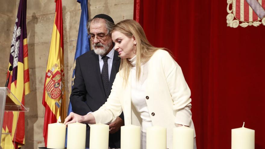 Prohens: &quot;En Baleares seguimos escuchando discursos y proclamas que demuestran que el odio contra los judíos sigue vivo&quot;