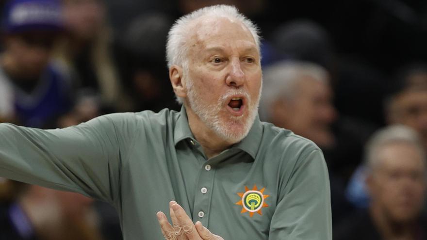 Popovich sufrió un "leve derrame cerebral" y no hay fecha de regreso a los Spurs.