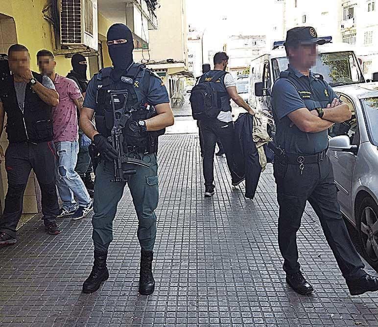 Espectacular despliegue en Son Gotleu contra ladrones en casas de Palmanova