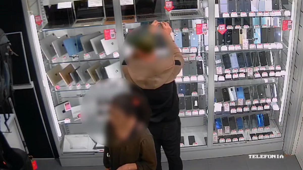 Detenidos en Valencia por 16 robos de dispositivos multimedia