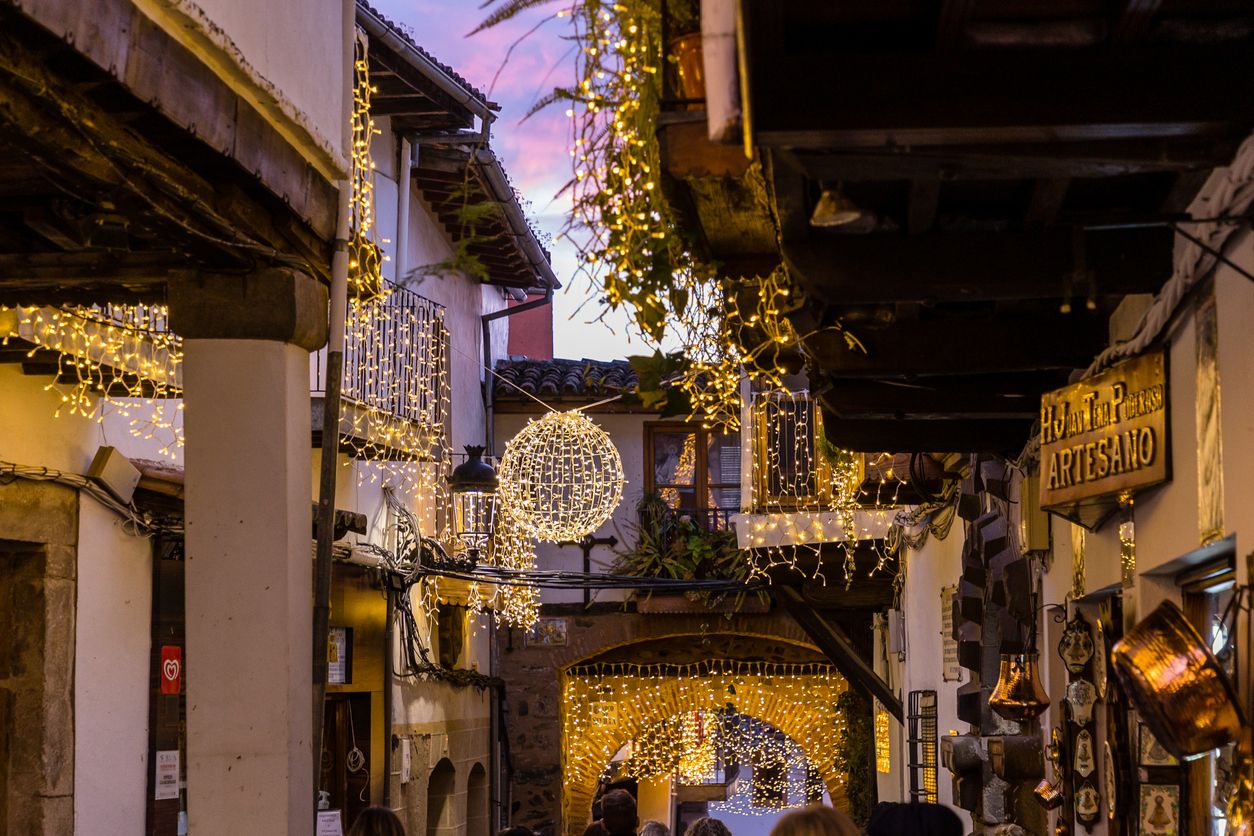 Luces navideñas en Guadalupe, Cáceres, Extremadura