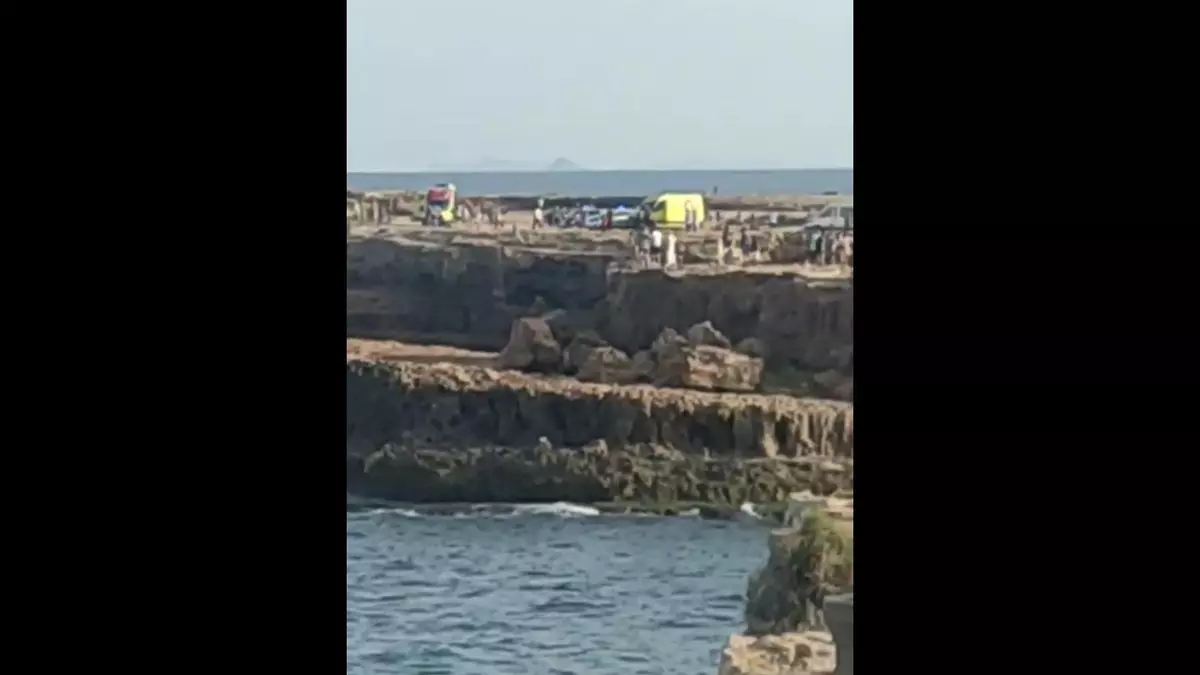 Hallan a un bañista ahogado en las calas de Torrevieja