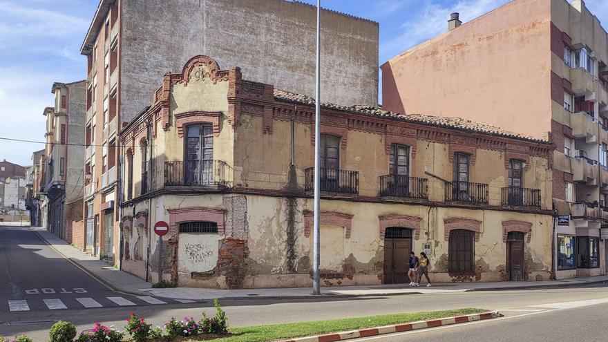 Cinco edificios se enfrentan a derribos totales o parciales debido a su estado en Benavente