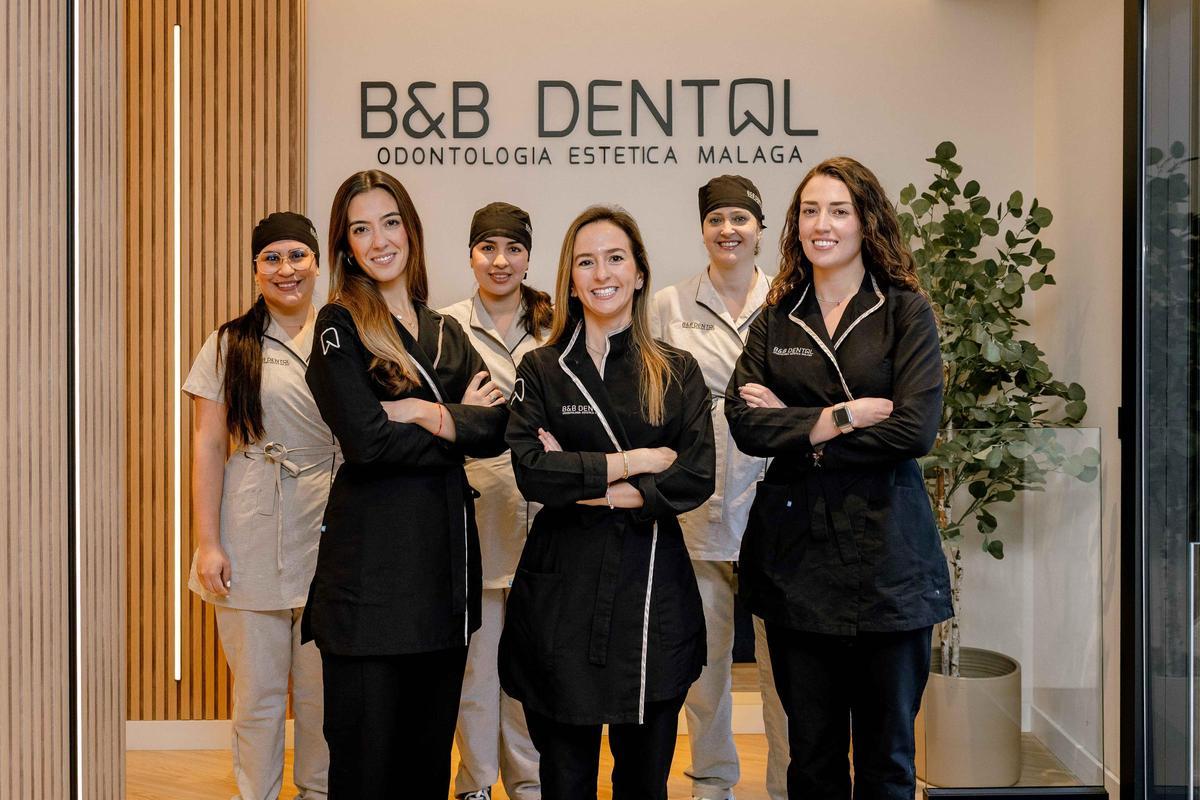 ByB Dental atiende en el centro de Málaga, en la calle Dos aceras, 12