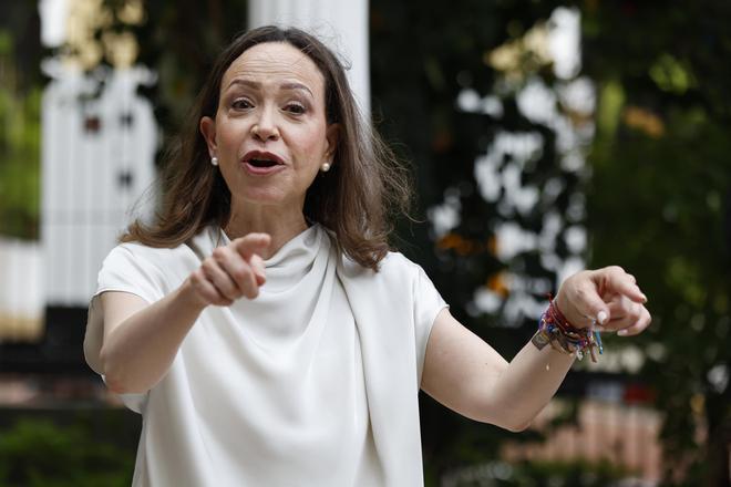 María Corina Machado anuncia su retorno a Venezuela tras el doble terremoto: "Tenemos que abrazarnos, llorar y guardar luto juntos"