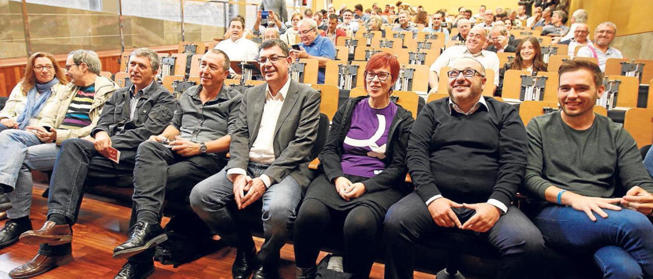 Enric Morera, en el centro, junto a otros destacados dirigentes del Bloc.