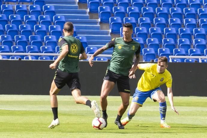 17.04.19. Las Palmas de Gran Canaria.Fútbol segunda división temporada 2018-19. Entrenamiento de la UD Las Palmas. Estadio de Gran Canaria.  Foto Quique Curbelo  | 17/04/2019 | Fotógrafo: Quique Curbelo