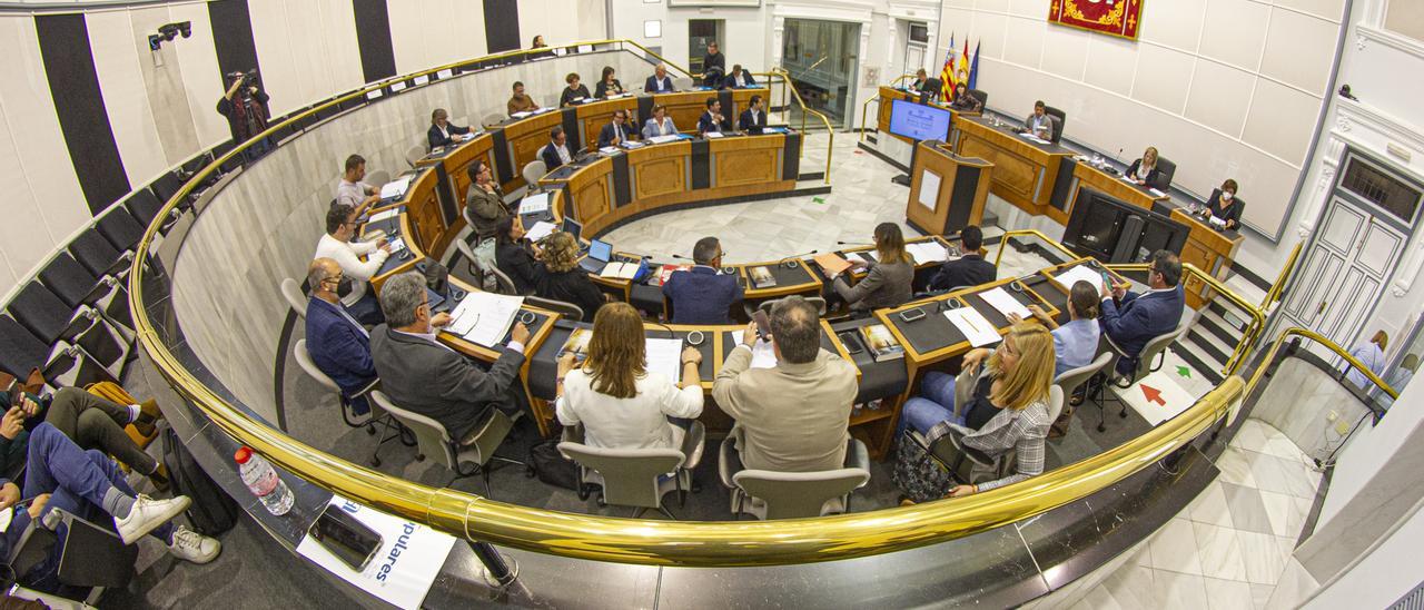 Uno de los últimos plenos en la Diputación Provincial de Alicante.