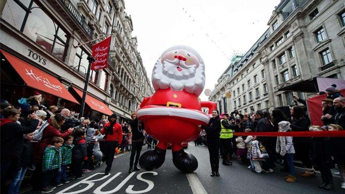 Desfile navideño de Hamleys en Regent Street, Londres, en noviembre del 2015.