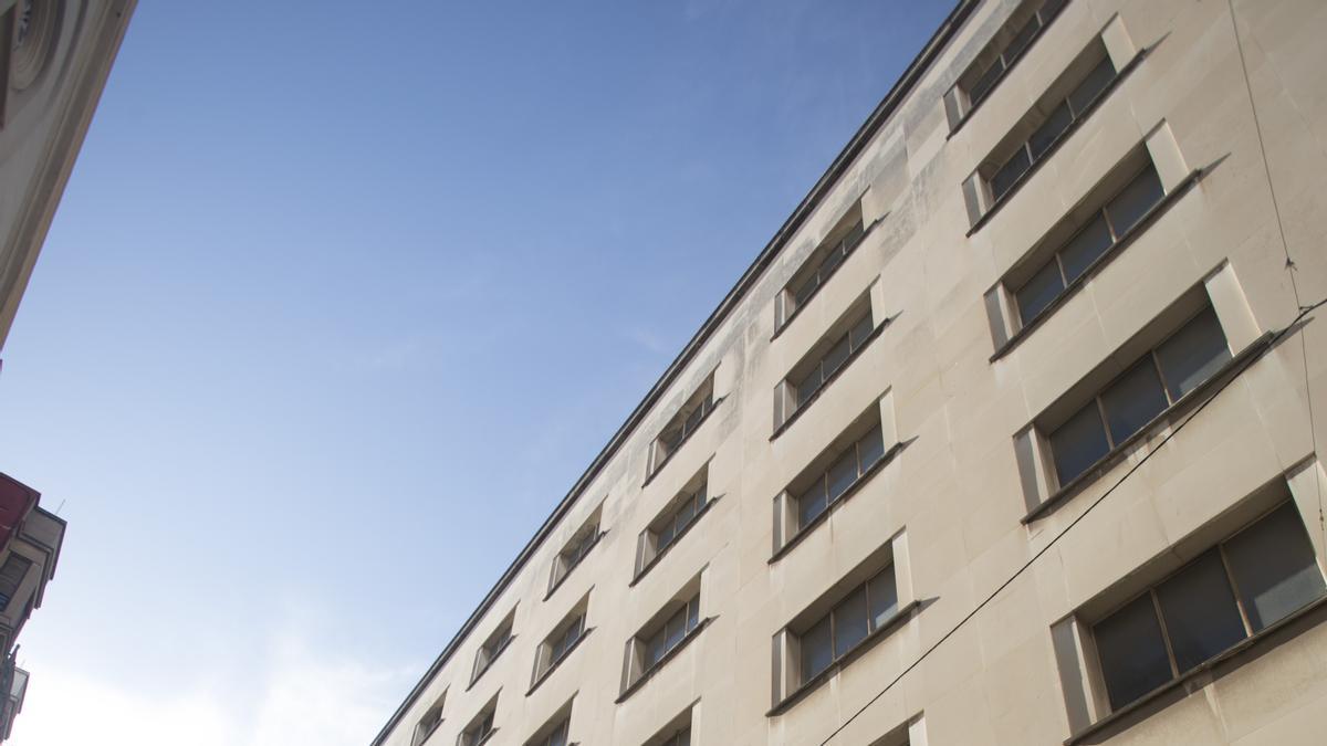 Edificio de Iberdrola donde se hará el nuevo hospital.