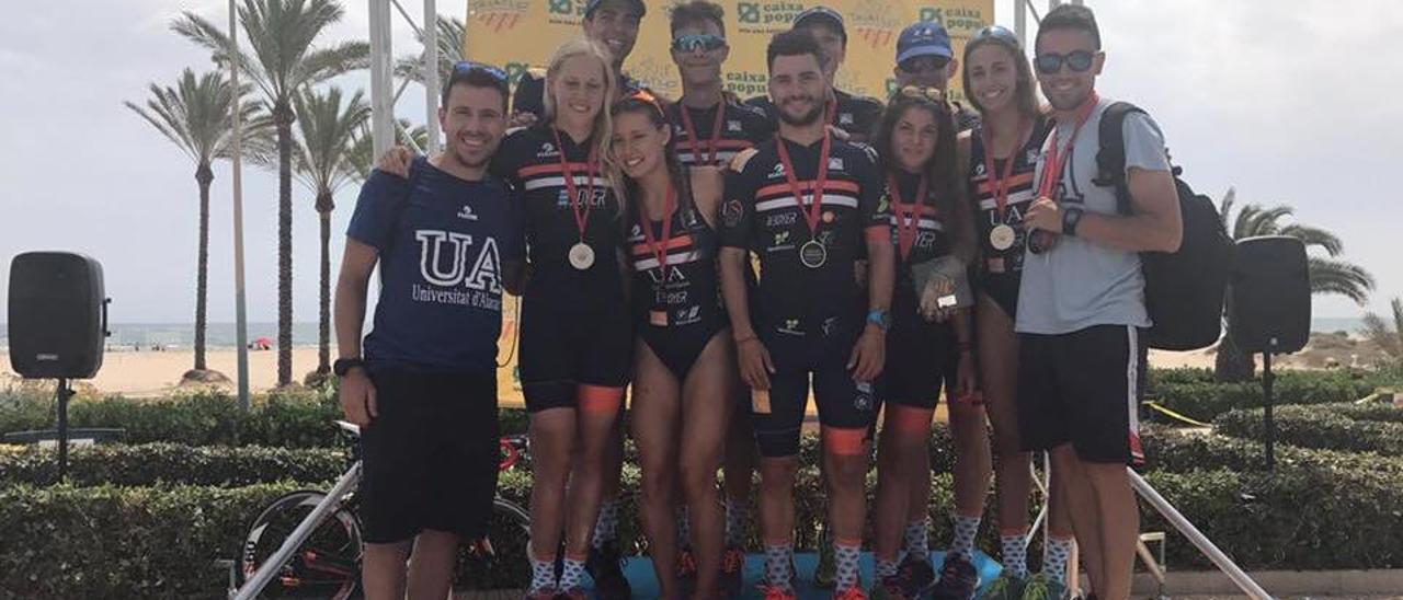Integrantes del triatlón UA en el pasado Campeonato autonómico de Cullera