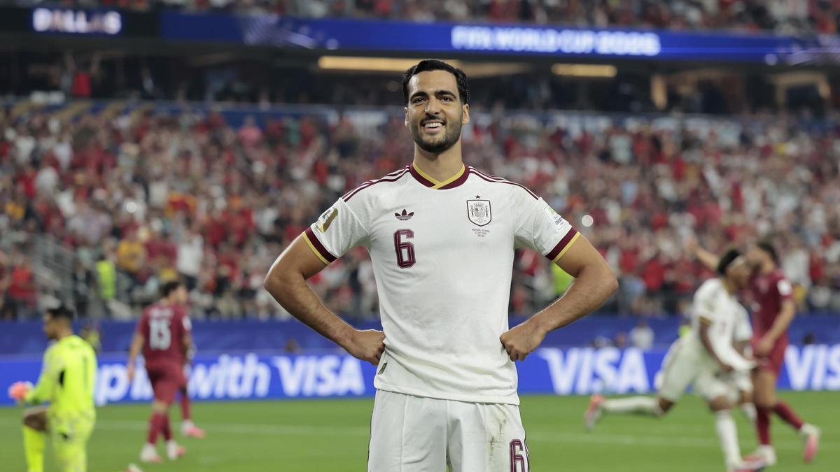 Mikel Merino celebra su gol ante Portugal en octavos de final del Mundial