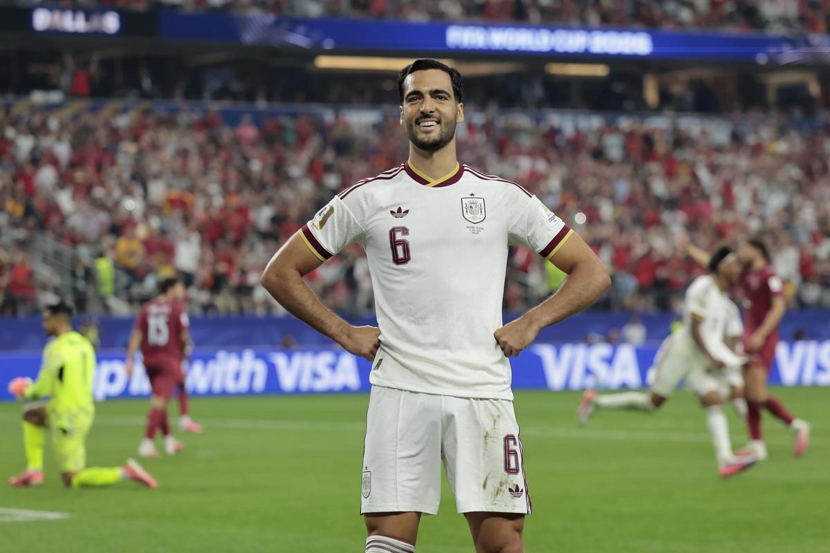 Mikel Merino celebra su gol ante Portugal en octavos de final del Mundial