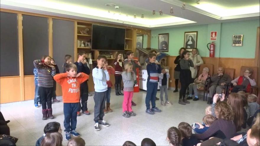 Els alumnes de la ZER Berguedà Centre canten nadales a Berga