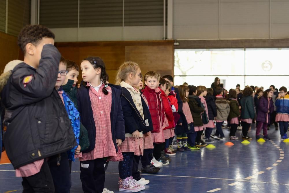 Los 500 alumnos del colegio San Francisco Javier participan en los actos del Día de la Paz