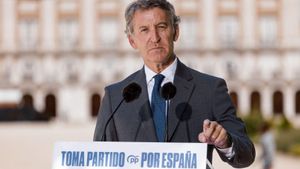 Feijóo afirma  que la "neteja" a Espanya passa per fer fora Sánchez